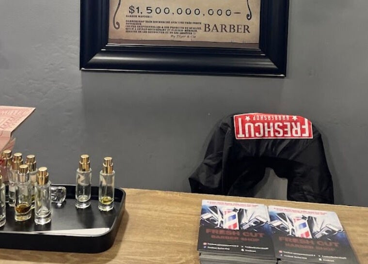 Diffuseurs de parfum sur table chez Freshcut Épinay, Épinay-sous-Sénart, Île-de-France, FR.