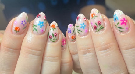 Foxy Nails