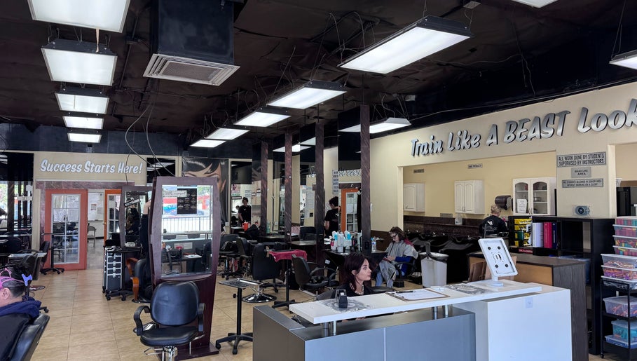 Saddleback Beauty Academy, bilde 1