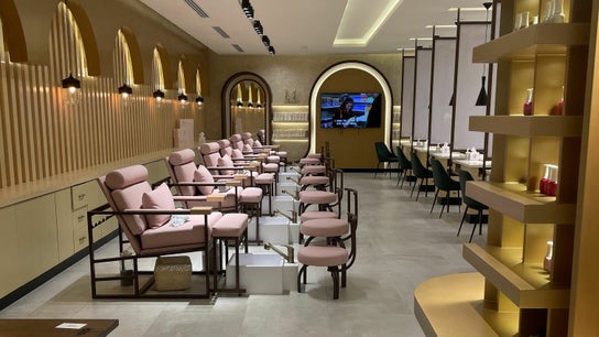 Plush Nail Boutique - Al Takhassousi