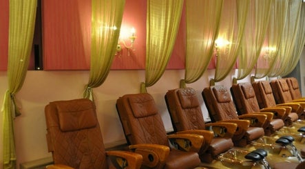 Tips & Toes | Brunswick East image 3