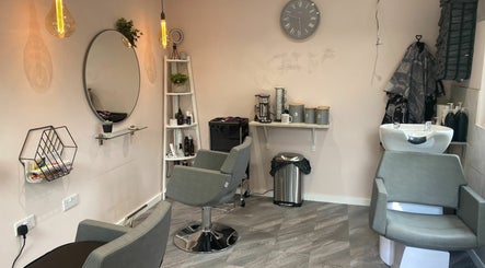 New Yoo Unisex Hair Studio