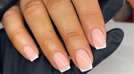 hình ảnh 3 của Olivia - VIBE nails