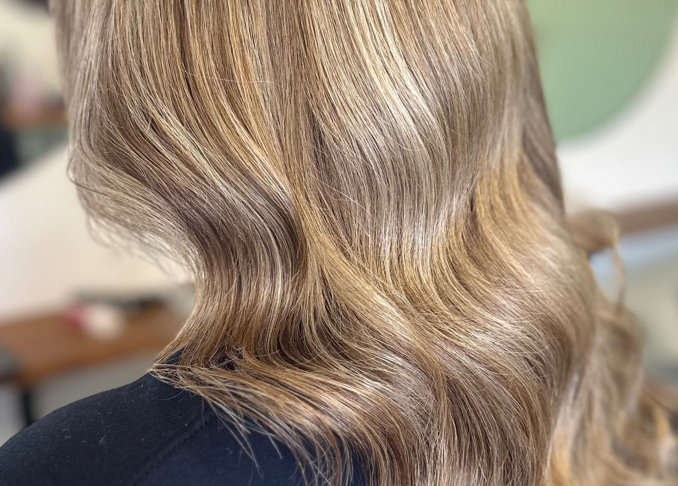 Beautiful wavy haircut at Saylor and Co Hair Studio, Levin, Manawatū-whanganui Region, NZ.