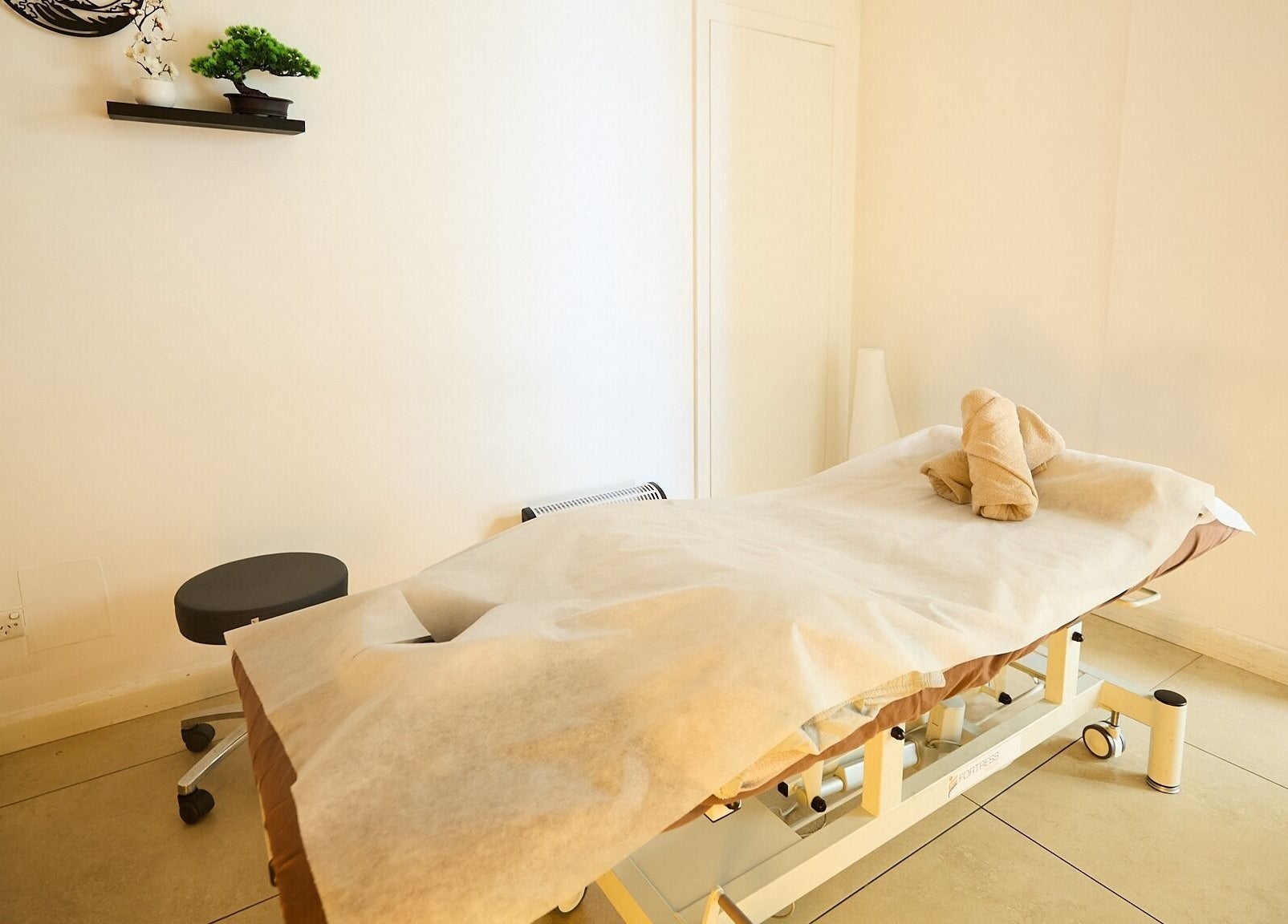 Relaxing massage room at Zen Japanese Massage - Enmore, Enmore, New South Wales, AU with a comfortable treatment bed.