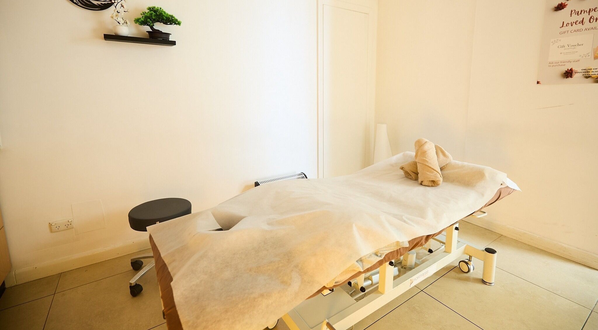 Relaxing massage room at Zen Japanese Massage - Enmore, Enmore, New South Wales, AU with a comfortable treatment bed.