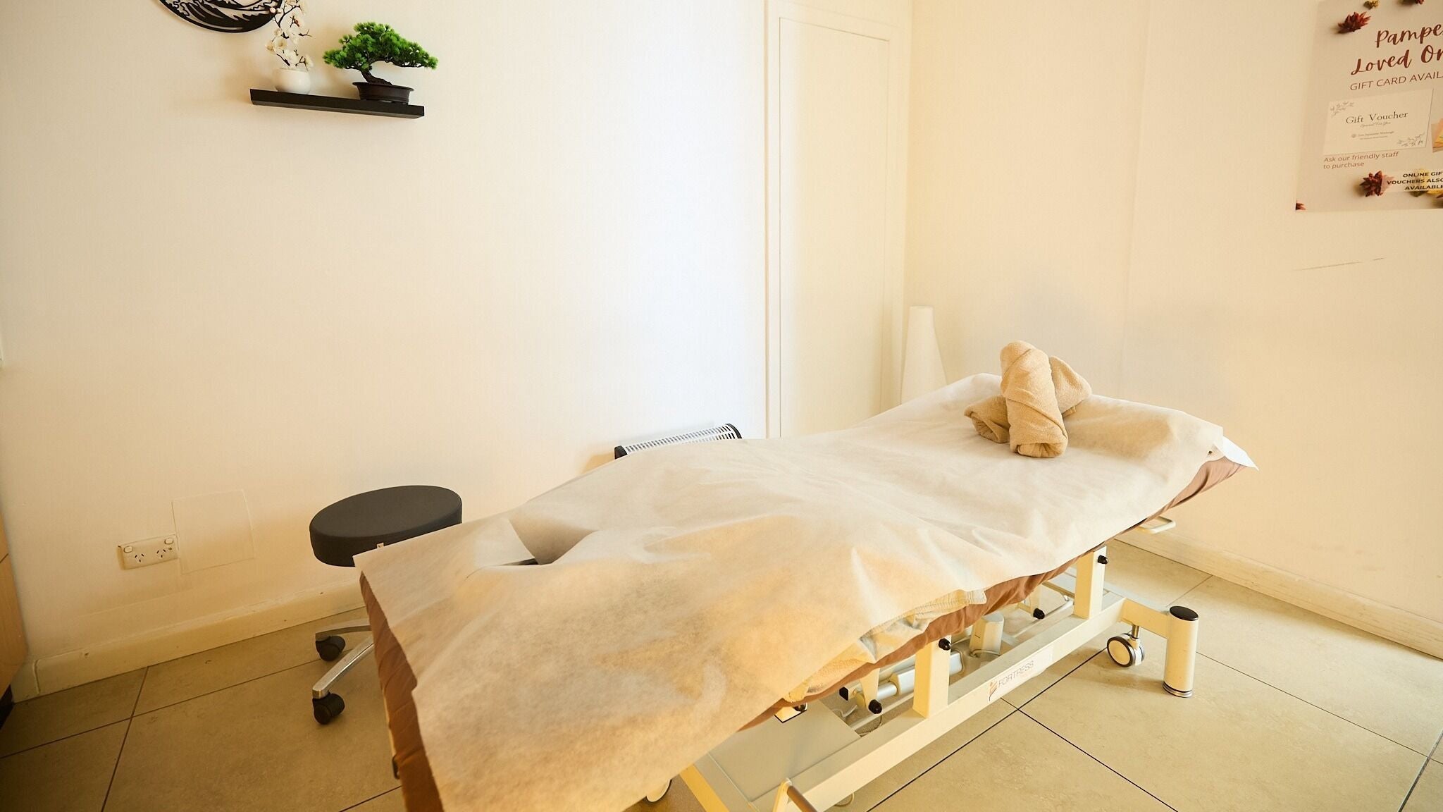 Relaxing massage room at Zen Japanese Massage - Enmore, Enmore, New South Wales, AU with a comfortable treatment bed.