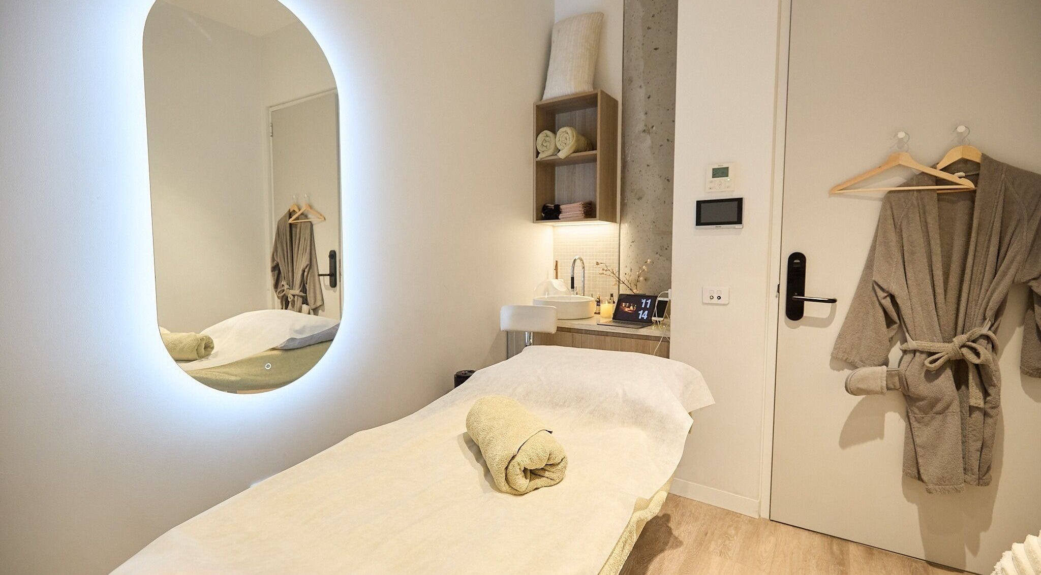 Peaceful massage room at Zen Japanese Massage Platinum - St Leonards, New South Wales, AU.