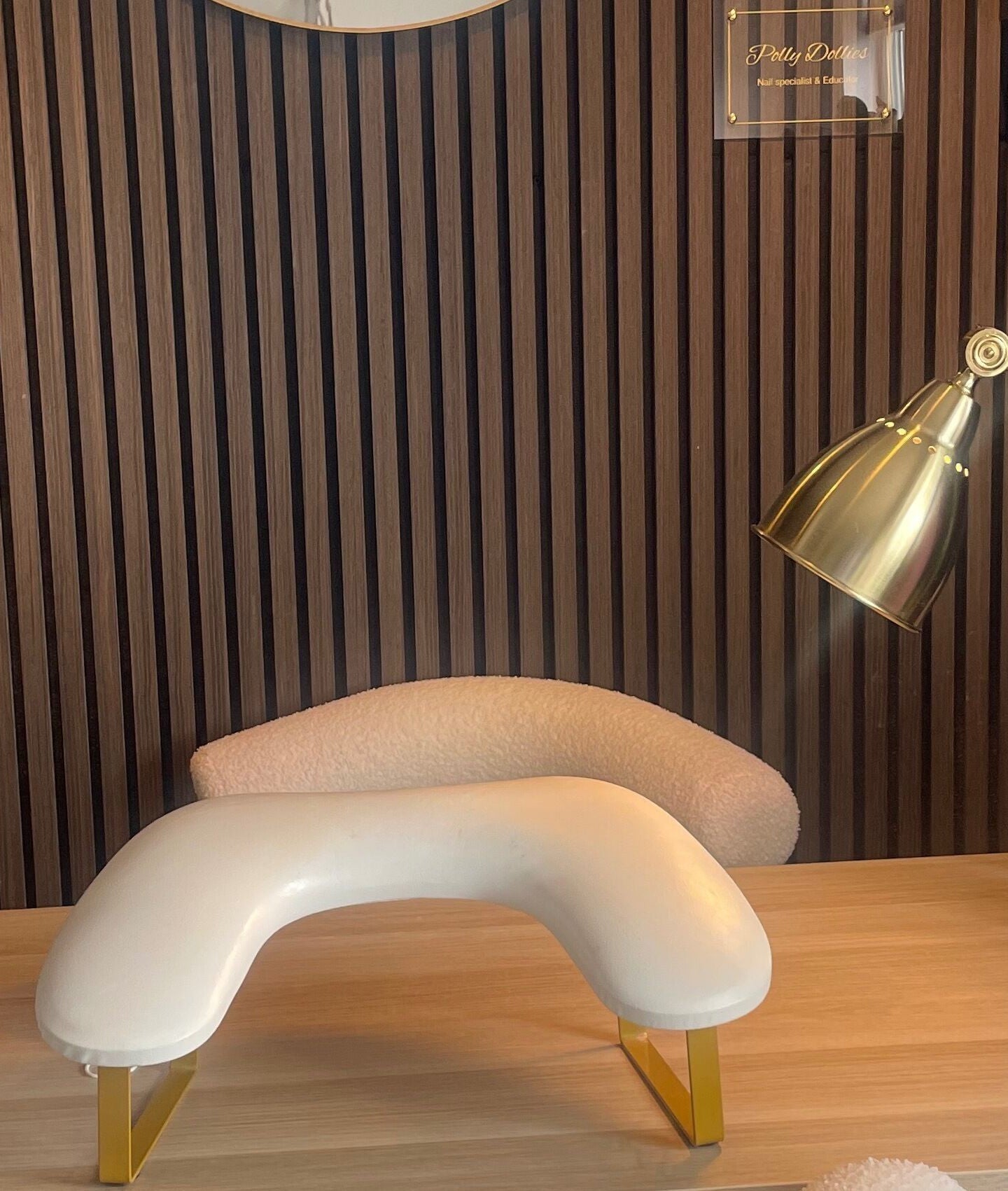 Pollydollies nail treatment desk in Dublin, County Dublin, IE with elegant decor and lamp.