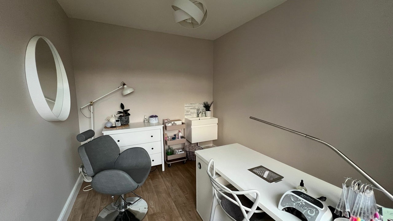 Nails in Chichester - Charlotte's Nails - The perfect spot for you