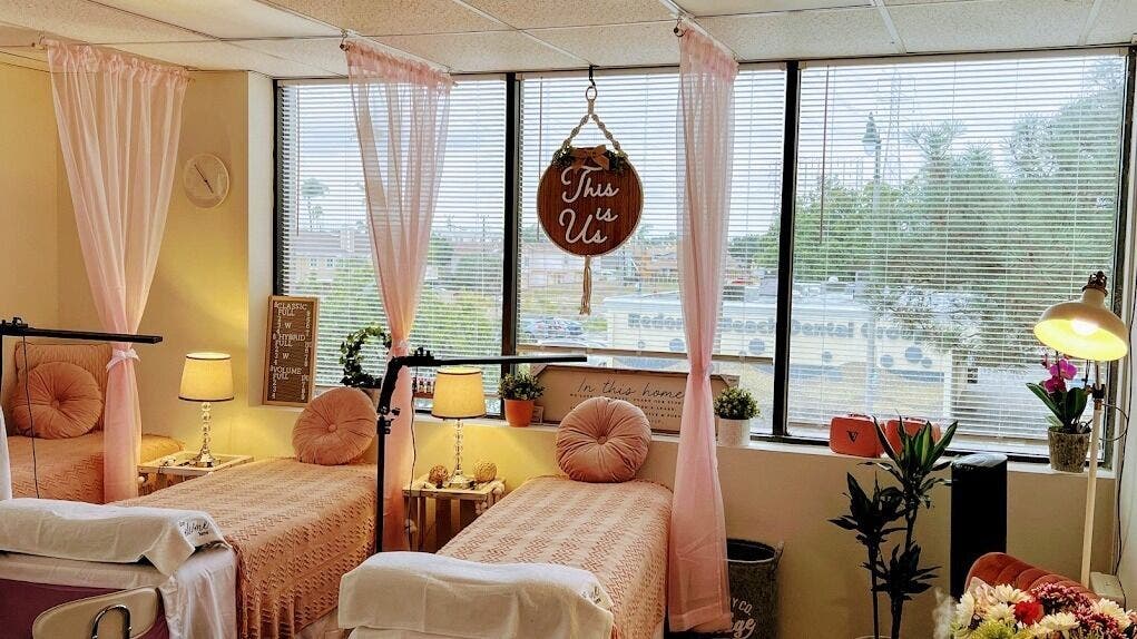 Cozy interior of YV LASHES & BROWS in Redondo Beach, California, US featuring two lash beds and elegant decor.