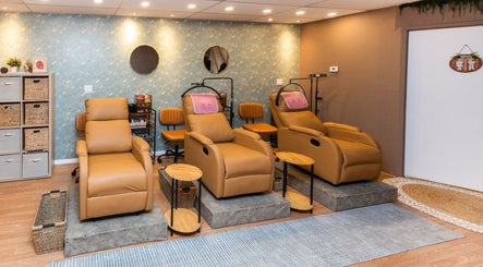 Relaxation chairs in YV SPA, Torrance, California, US, offer a tranquil atmosphere for wellness.