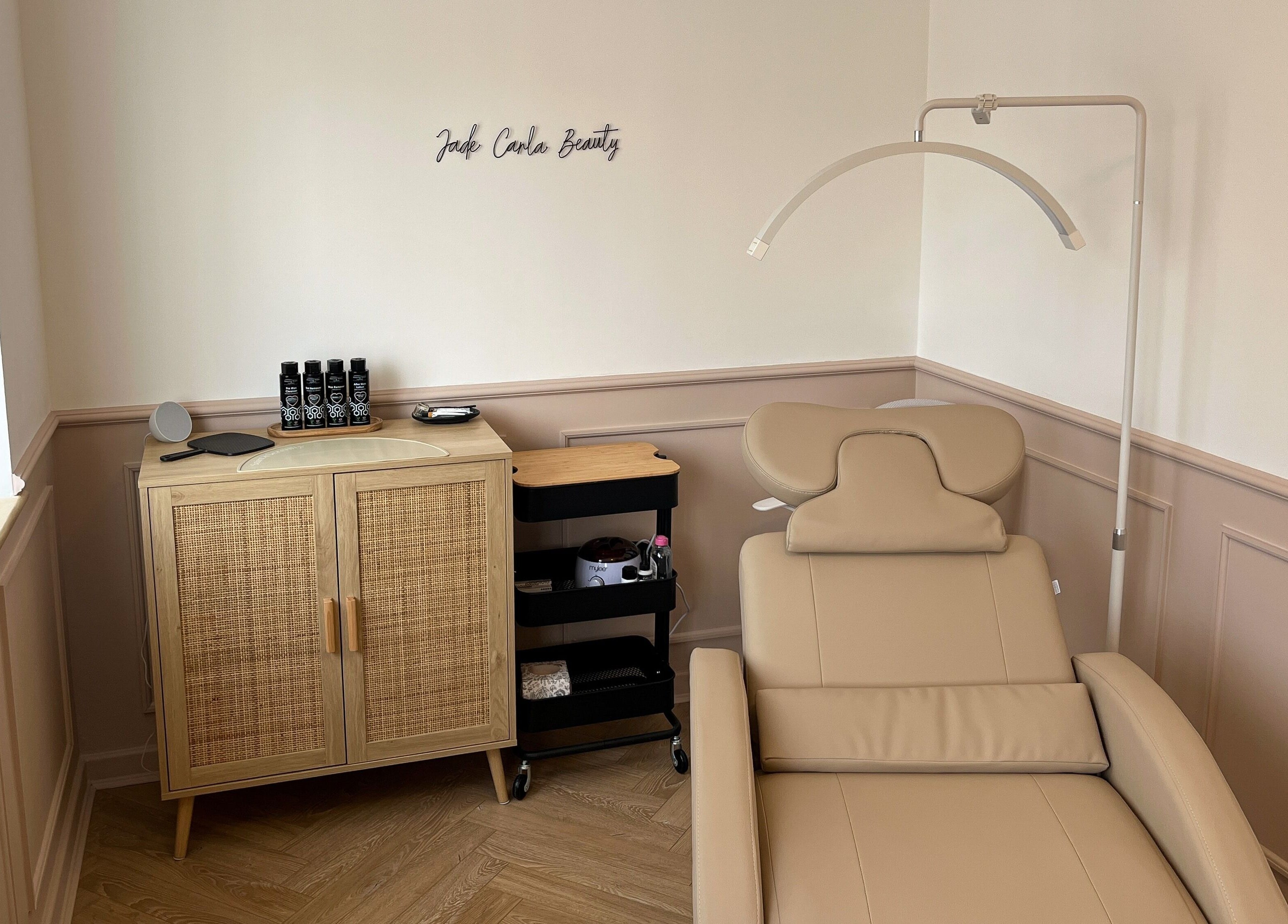 Peaceful treatment room at Jade Carla Beauty, Southport, England, GB offering a tranquil beauty experience.