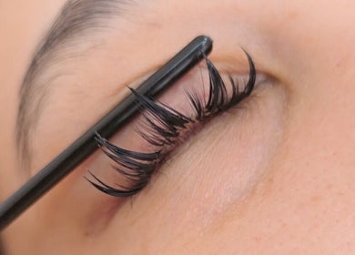 Evarin Lash & Beauty eyelash extension in Fortitude Valley, Queensland, AU showing lush, extended lashes.