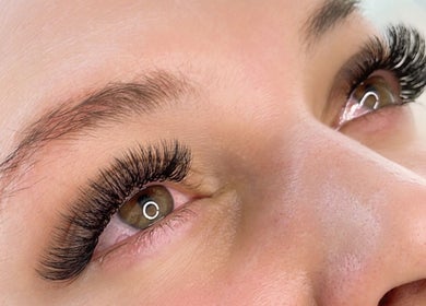 Close-up of lash extensions at Evarin Lash & Beauty, Fortitude Valley, Queensland, AU, showcasing skilled artistry.