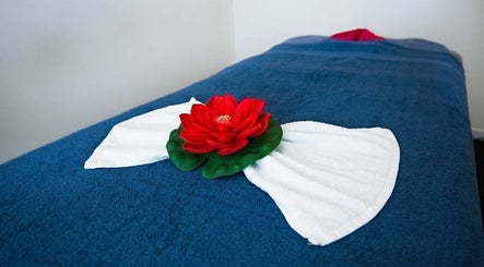 Red Lotus Massage - Cheltenham, bild 2