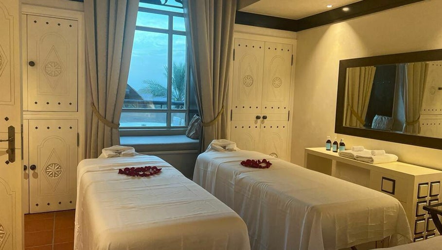 Oam the Therapist Home Spa & Home Massage Service in Dubai billede 1
