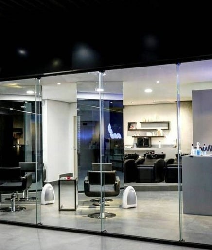 Ultra HairTechnicians slika 2