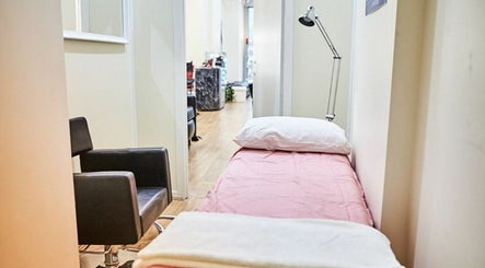 Madam Rouge Salon, bilde 2