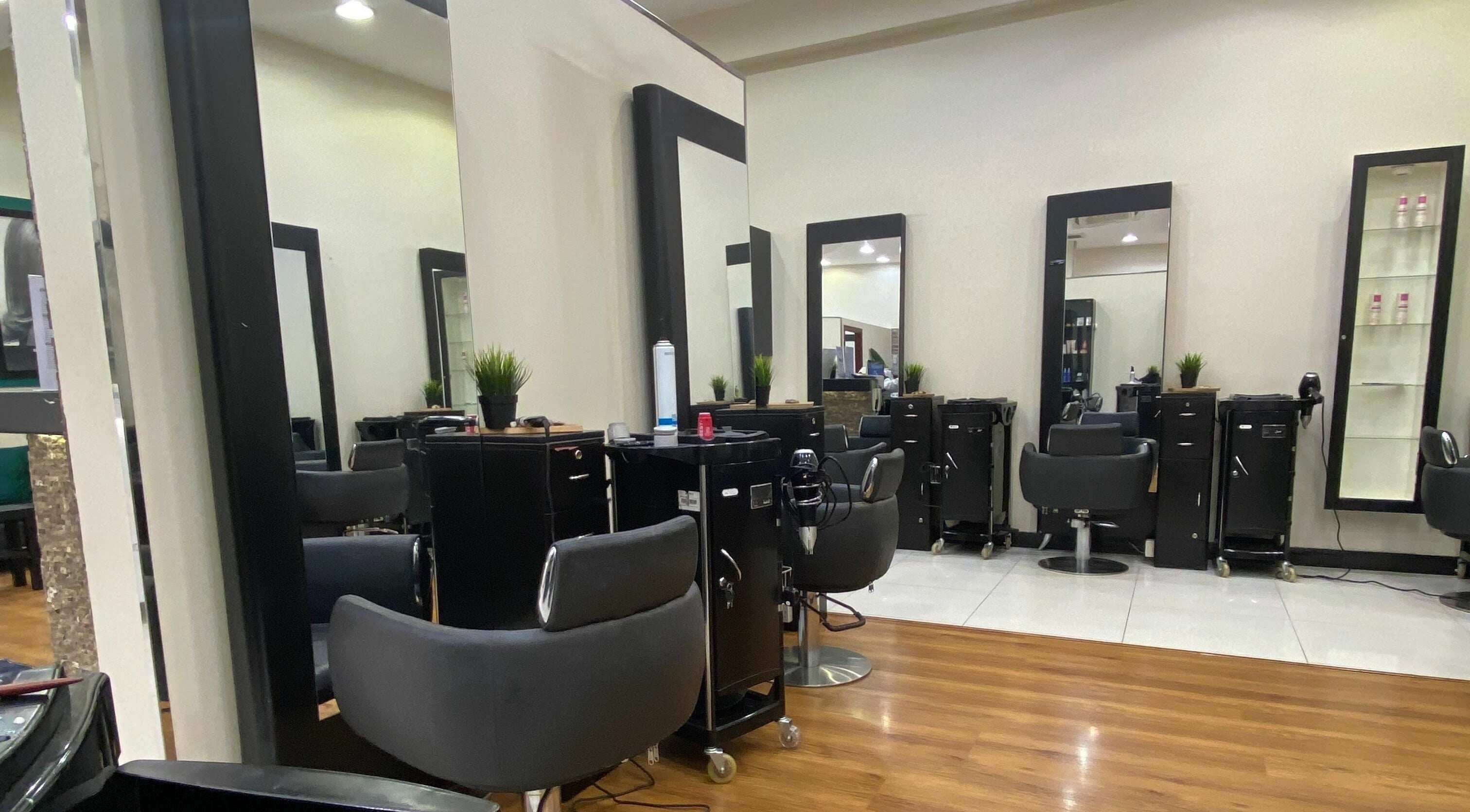 Modern styling chairs and mirrors at Senyourah Salon Al Routha, Riyadh, Riyadh Province, SA.