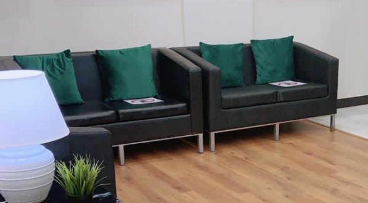 Comfortable seating area at Senyourah Salon Al Routha, Riyadh, Riyadh Province, SA.