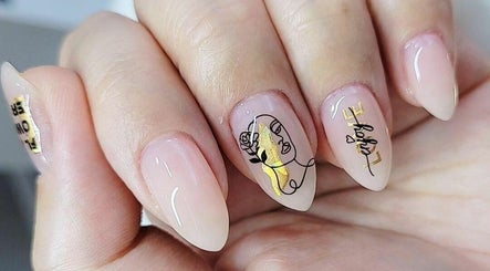 Sienna Nail Art