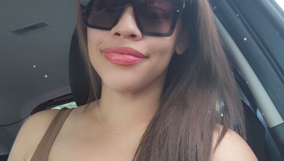Stylish look with sunglasses at Beauty by Pascalle in Paramaribo, Paramaribo, SR.