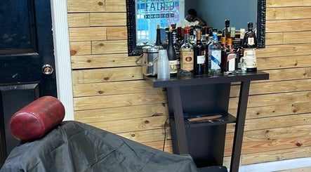 Faded Gradience (Montrose Avenue NEW LOCATION) изображение 3