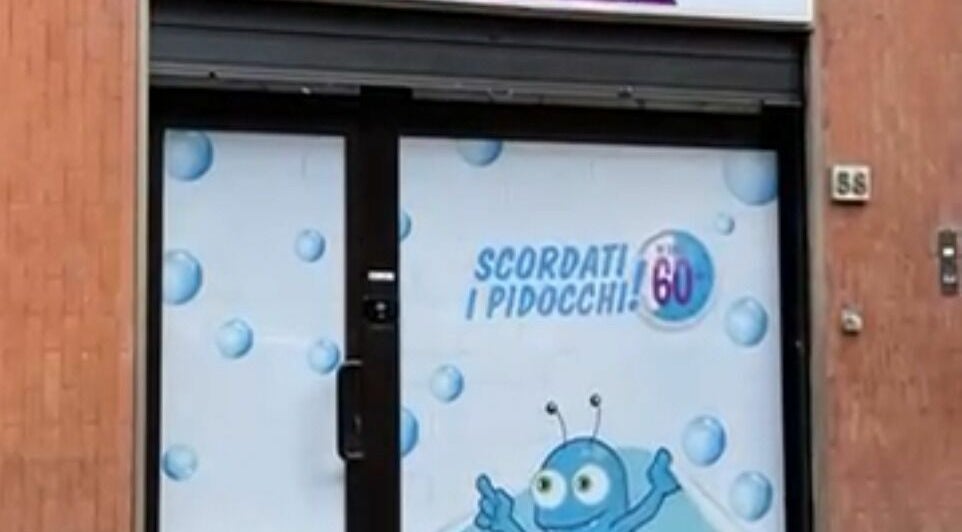 Ingresso di Gogo Pidocchio - Firenze a Firenze, Toscana, IT con illustrazione di personaggio animato.