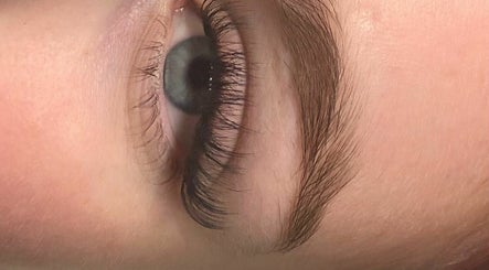 lashes.bynadja image 2