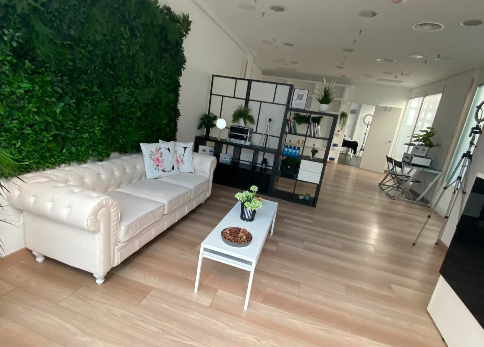 Interior elegante de Claudia Vera - Microblading, Micropigmentacion & Beauty en Majadahonda, Comunidad de Madrid, ES.