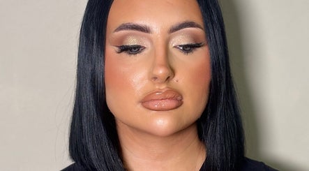 Elegant makeup by Kiera Auld Makeup Artist, Newcastle upon Tyne, England, GB showcasing shimmering eye makeup.