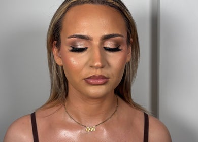 Elegant makeup by Kiera Auld Makeup Artist in Newcastle upon Tyne, England, GB showcasing a glamorous look.