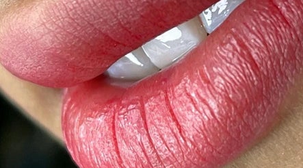 Jose Blanco Salons Estudio y Academia image 2
