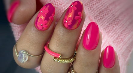 Dior Nails PR image 2
