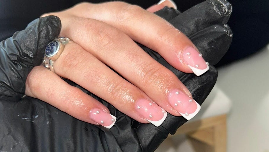 118 Nail Studio image 1