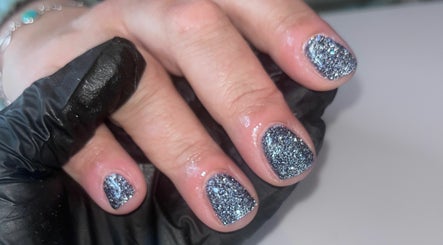 118 Nail Studio image 3