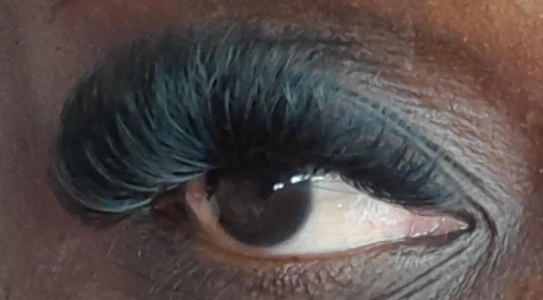 Close-up of a stylish eyelash extension from Narenda's Beauty Lounge in Bridgetown, Saint Michael, BB.