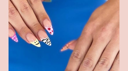 Almond Nails Spa image 3