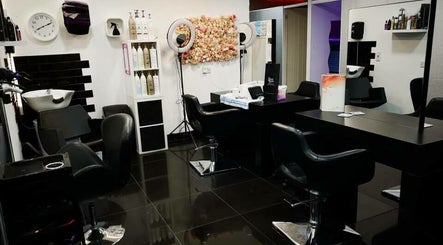 Trendy locks @ wigston image 2