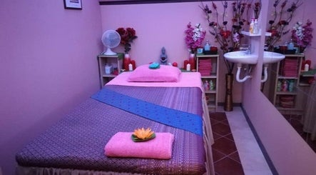 Smile Thai Masszázsszalon Budapest, Magyar, HU hangulatos masszázshelyiség, puha törölközőkkel és nyugtató dekorációval.