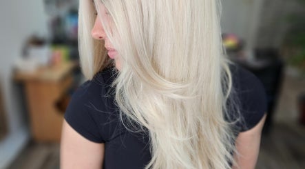 Jes Harrington Hair зображення 3