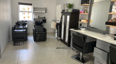 Headjogs  Hairdressing slika 2