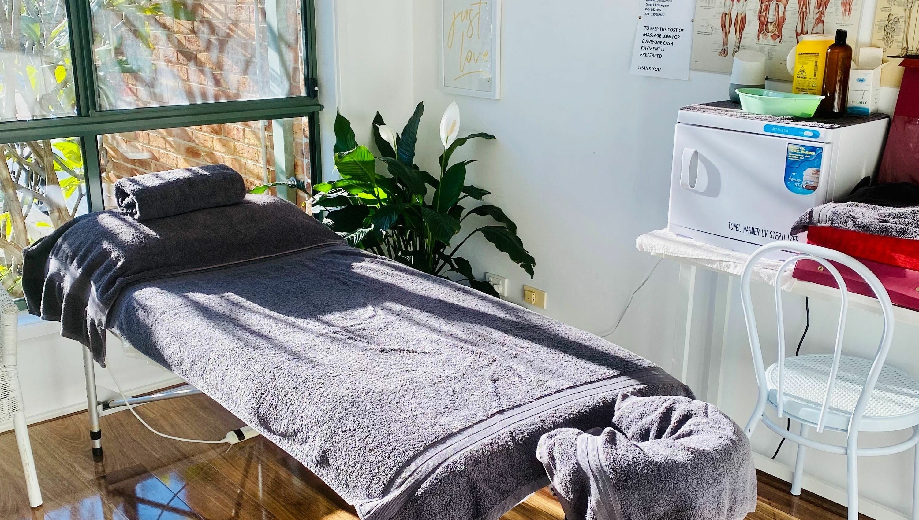 Relaxing massage room at Cindy’s Remedial Massage in Shellharbour, New South Wales, AU, with soothing ambiance.