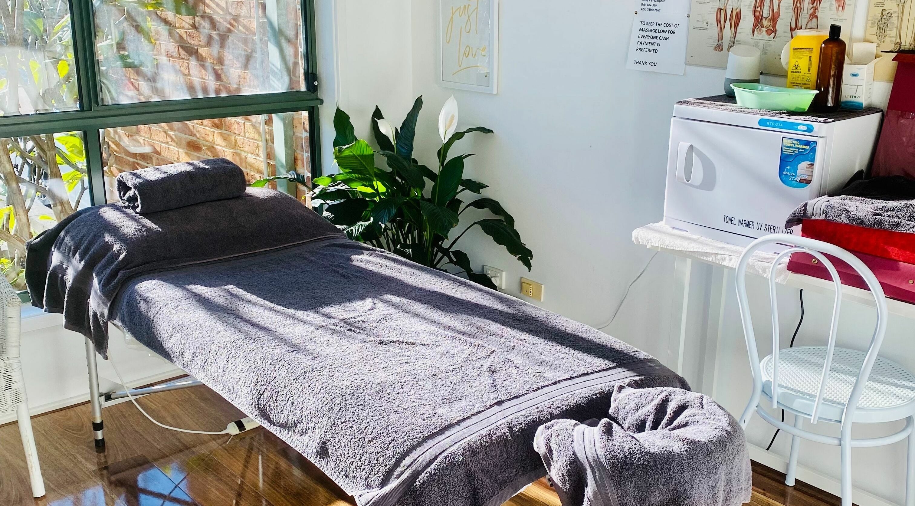 Relaxing massage room at Cindy’s Remedial Massage in Shellharbour, New South Wales, AU, with soothing ambiance.