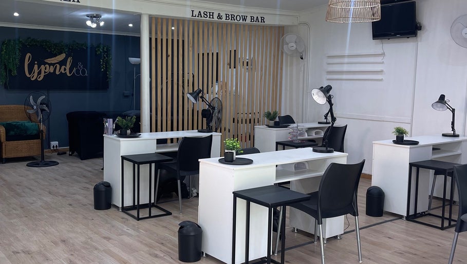 Lizanne Joubert Pro Nail & Brow Design obrázek 1