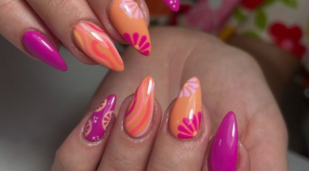 Lizanne Joubert Pro Nail & Brow Design obrázek 2