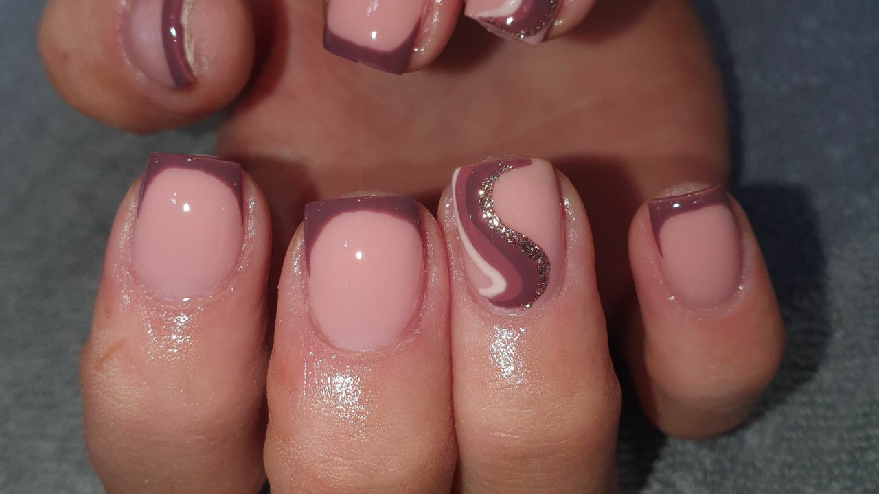 Nails By Monique Saira 