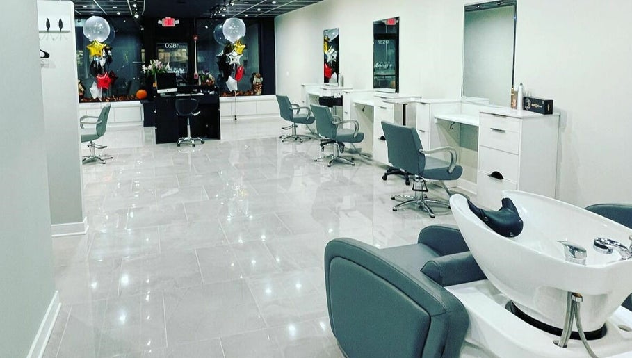 Dry Bar Louys Salon slika 1