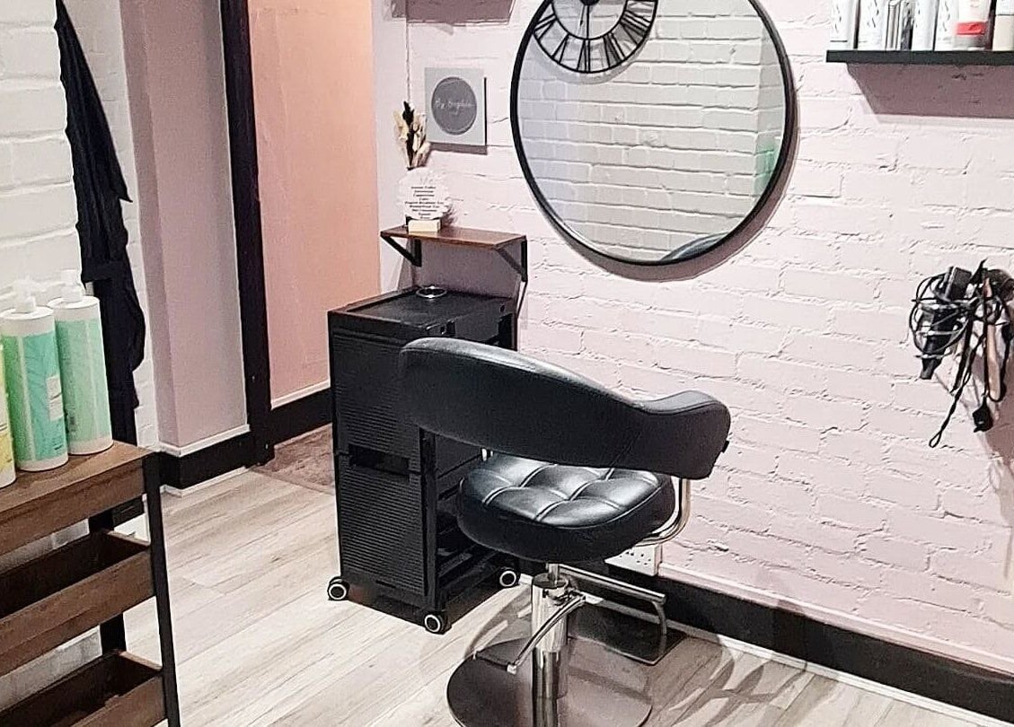 Modern salon chair and mirror at Glow & Co. | Brows And Beauty in Wallingford, England, GB.